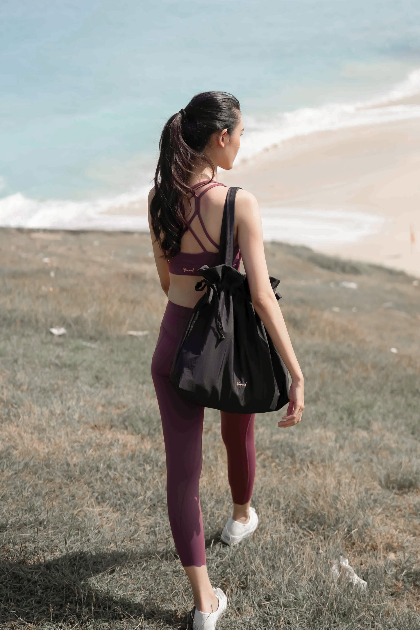 The Harvest Carryall (Jet Black)