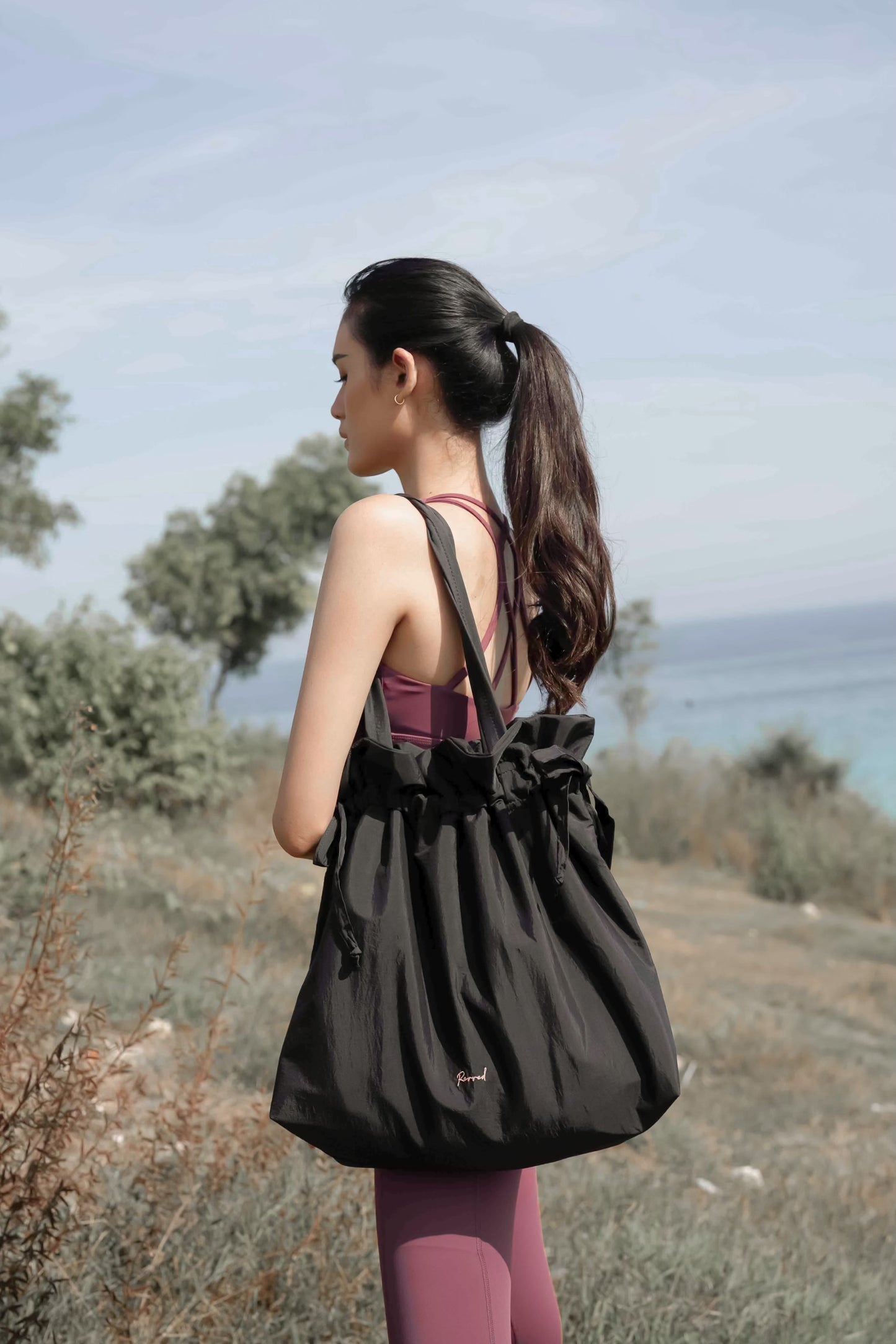 The Harvest Carryall (Jet Black)