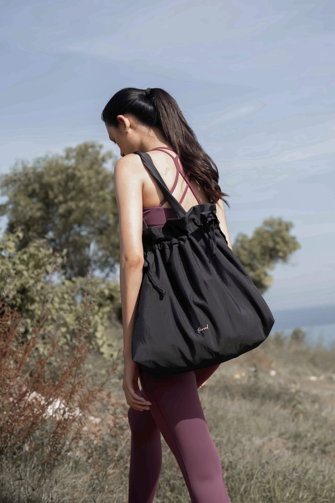 The Harvest Carryall (Jet Black)